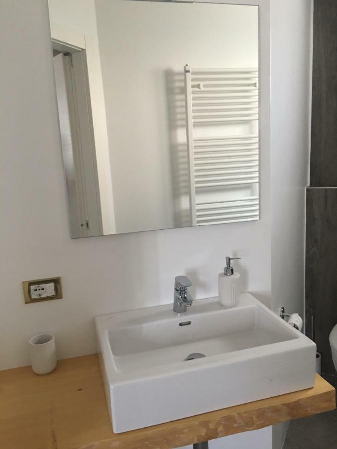 Millys Riva Apartments Екстер'єр фото